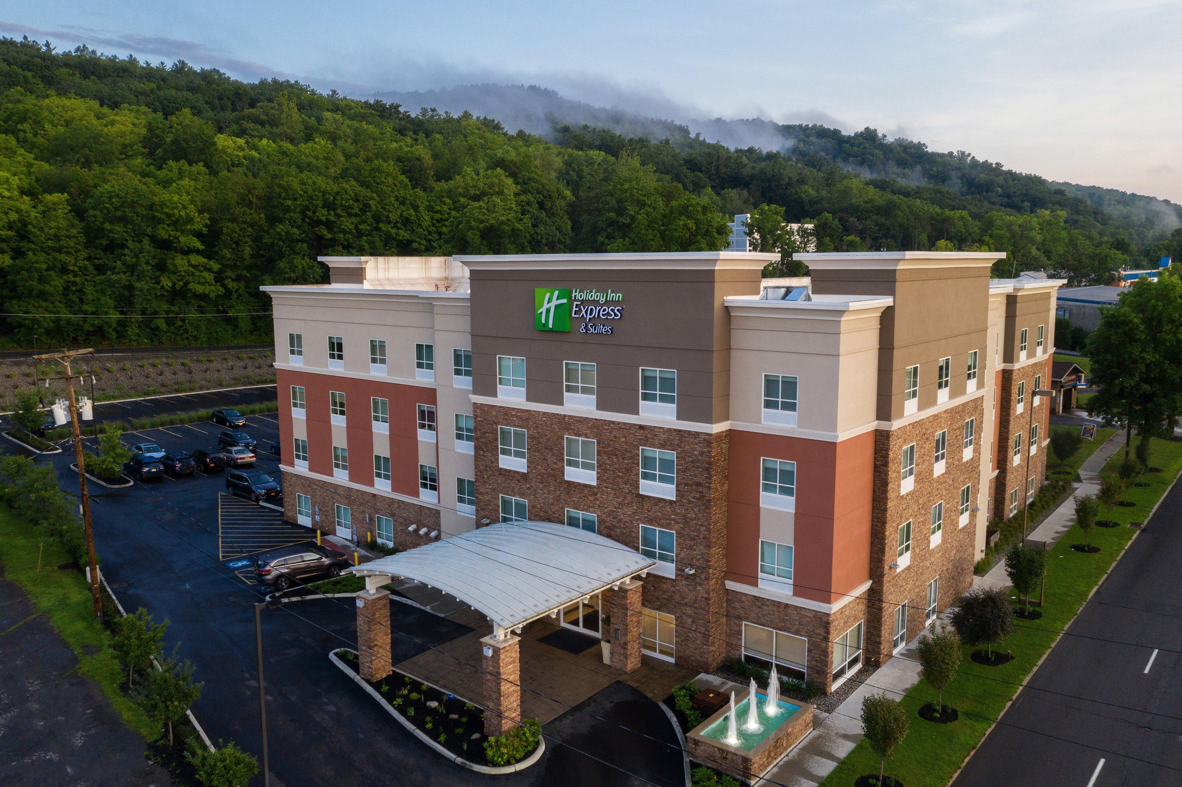 Holiday Inn Express & Suites Ithaca By Ihg Exterior foto